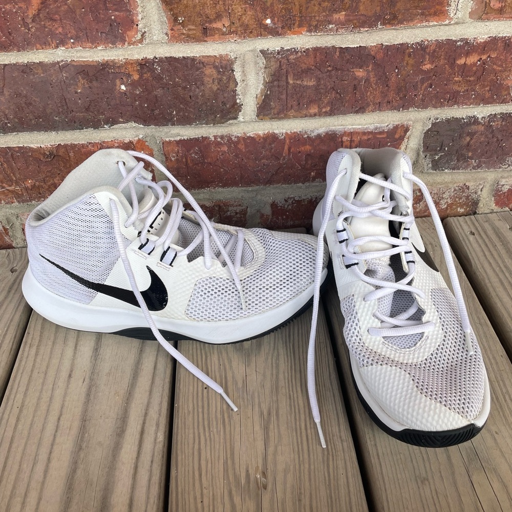 Preloved Men’s White And Black Nike Air Precision Basketball Shoes Size 7.5